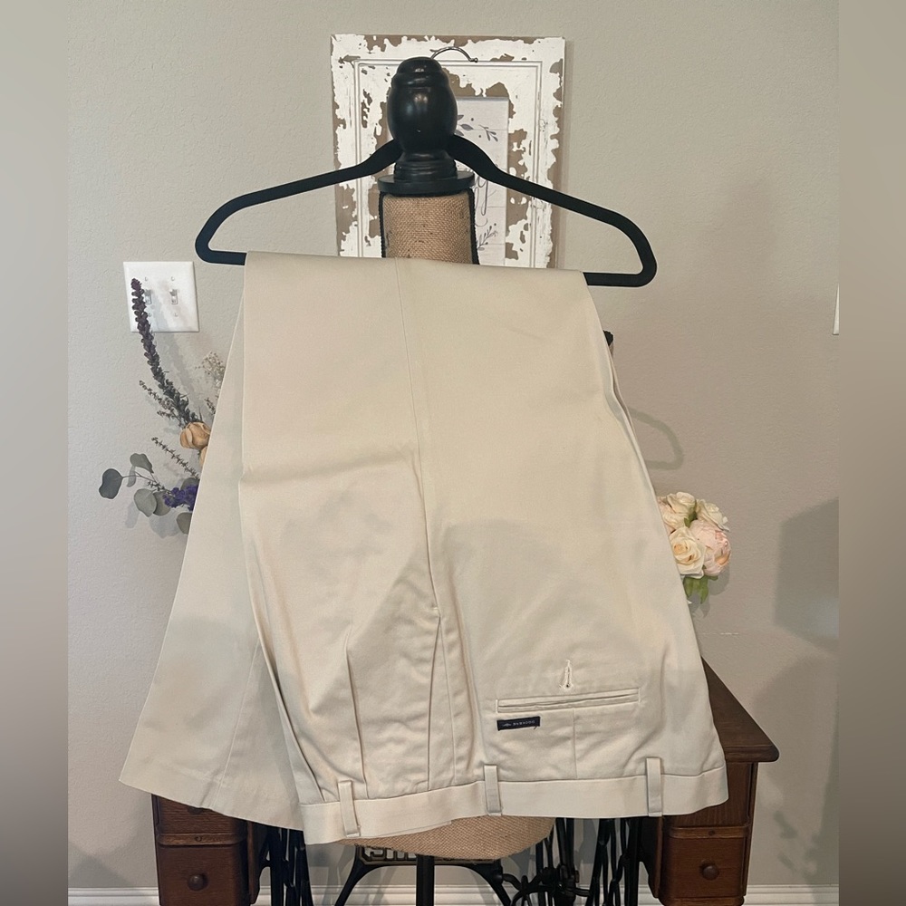 Men’s Dockers casual khaki slacks